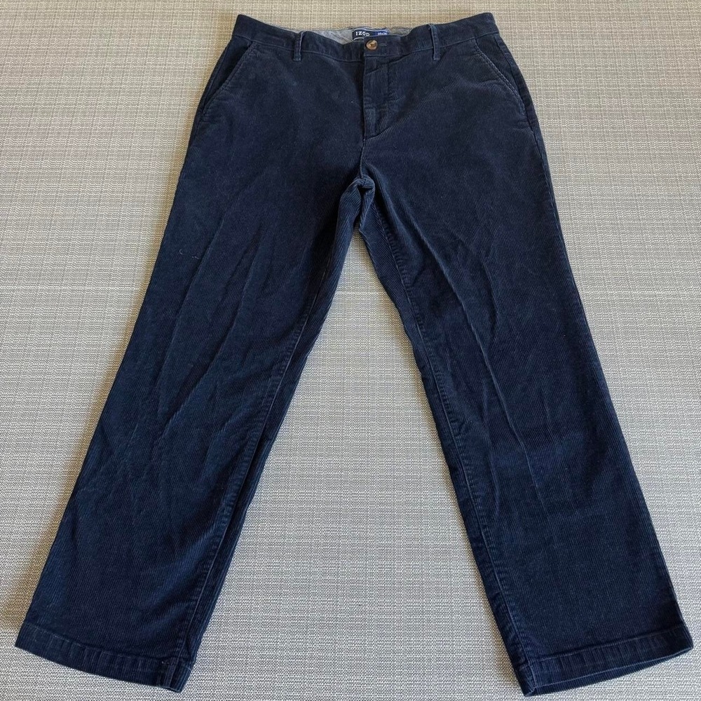 Navy blue Izod vintage corduroy pants in a 34x29